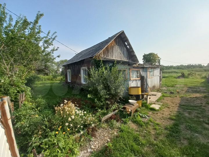 Дом 32,5 м² на участке 50 сот.