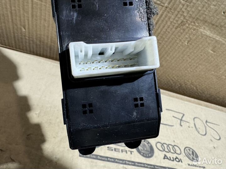 Блок стеклоподъемников Hyundai Creta 93570C9000