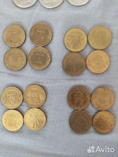 Юбилейные монеты и купюры