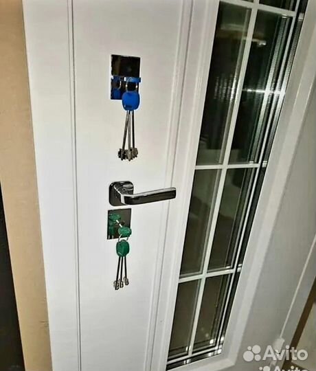 Дверь входная Белая с терморазрывом