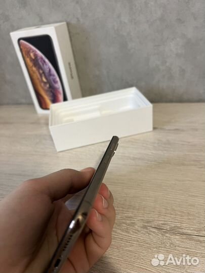 iPhone Xs, 64 ГБ