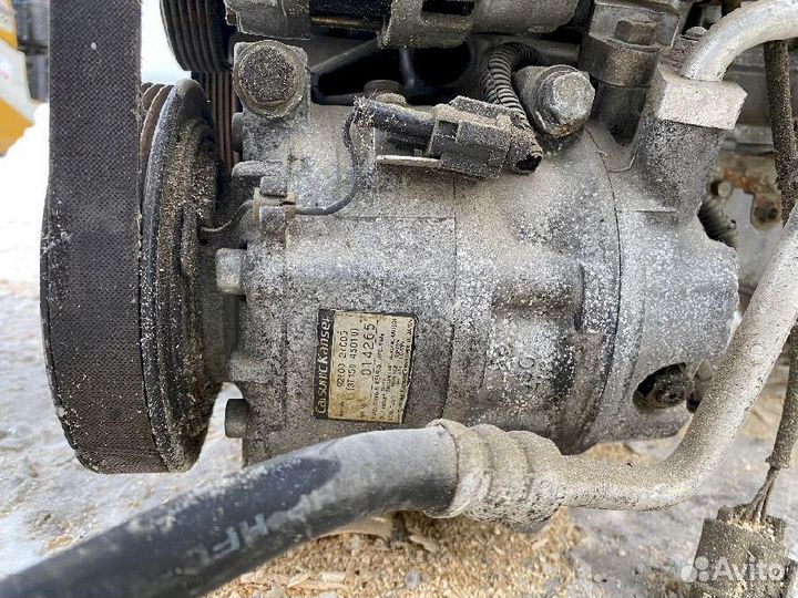 Компрессор кондиционера VQ30DE Nissan 926002Y005