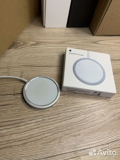 Зарядка для iPhone