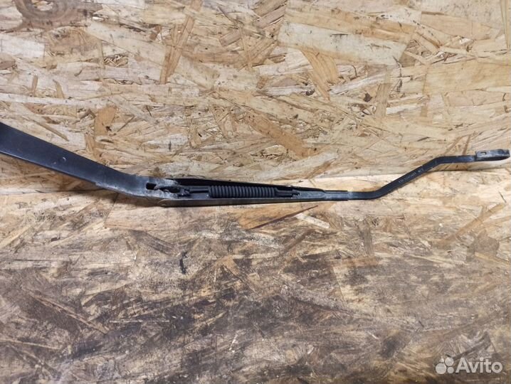 Поводок дворника правый Chery Tiggo T11