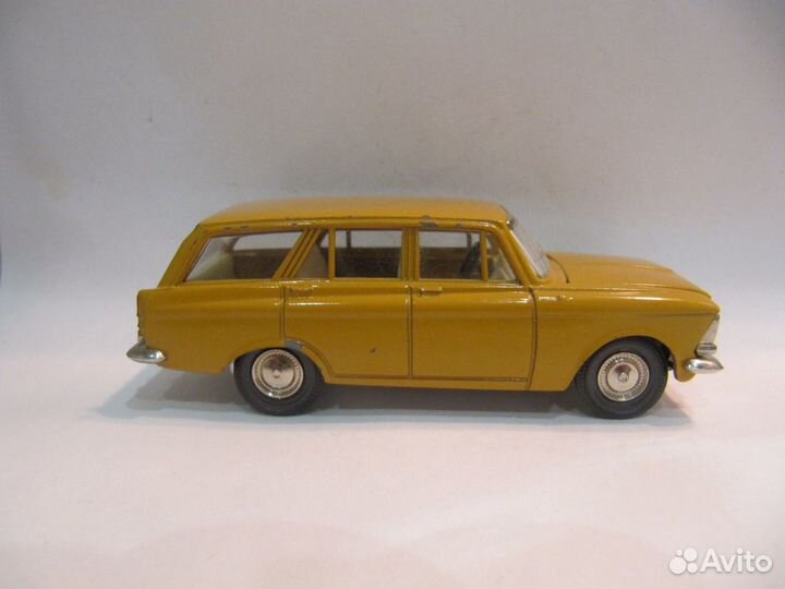 Москвич 426 А3 без ми. Охра, капот три зажима