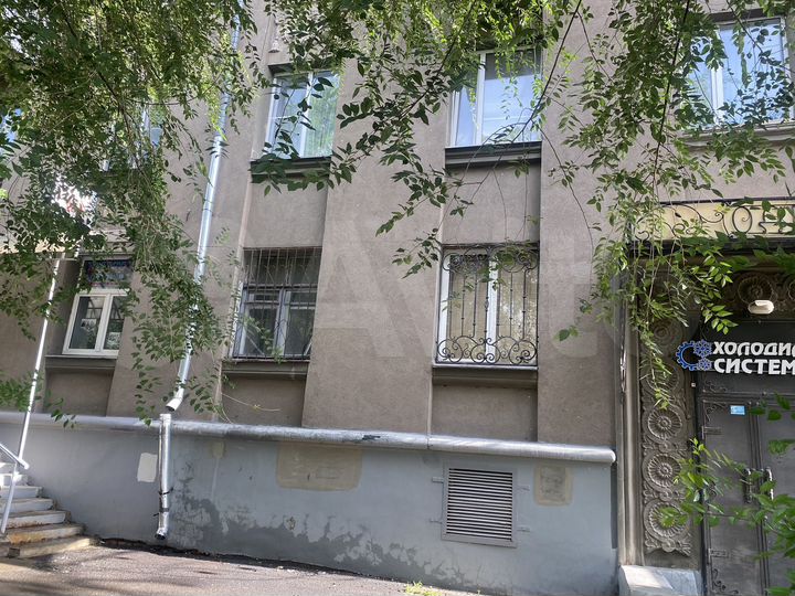 3-к. квартира, 80 м², 1/5 эт.