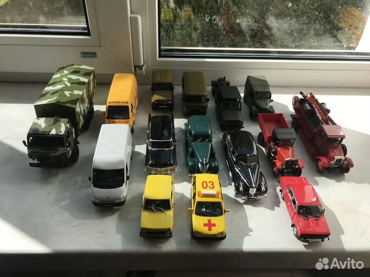 Коллекционные модели автомобилей 1:43