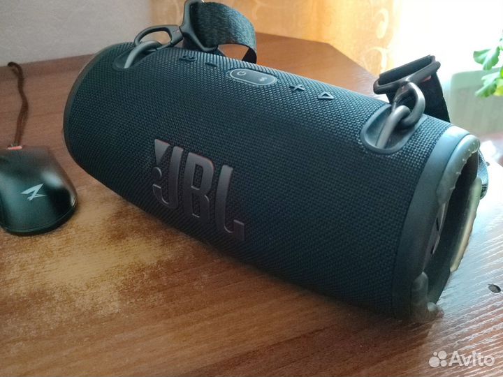 Продам колонку JBL Extreme 3