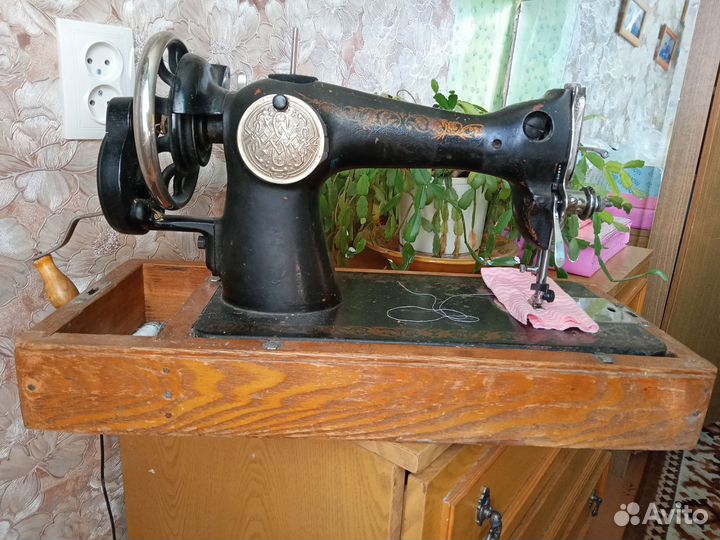 Швейная машинка подольская ручная