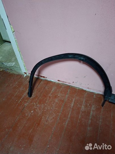 Молдинг на крыло задний левый ниссан х-трейл т31