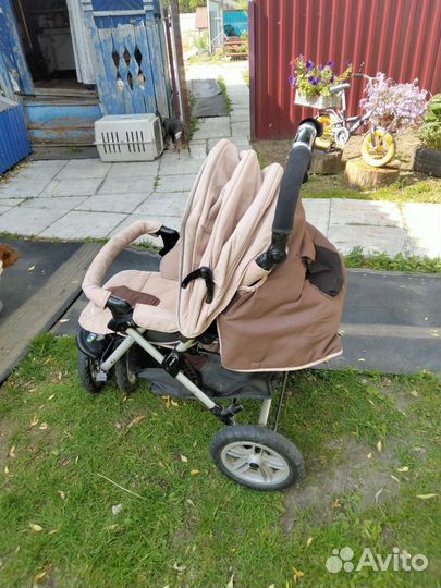 Прогулочная коляска