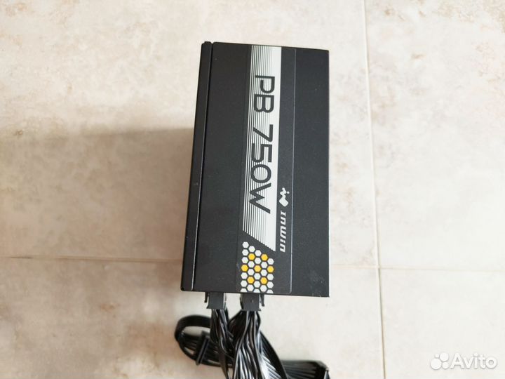 Блок питания InWin PB series RGB 750W Gold 80