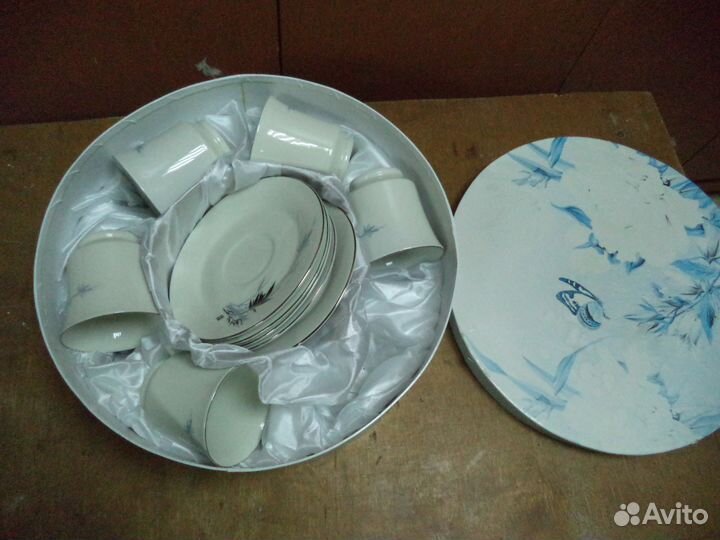 Чайный сервиз (Китай, фарфор)