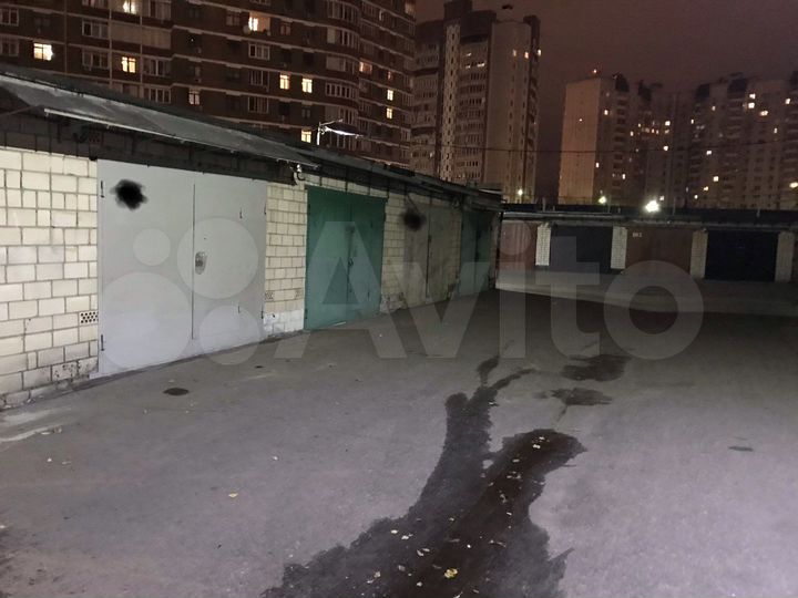 Гараж, > 30 м²