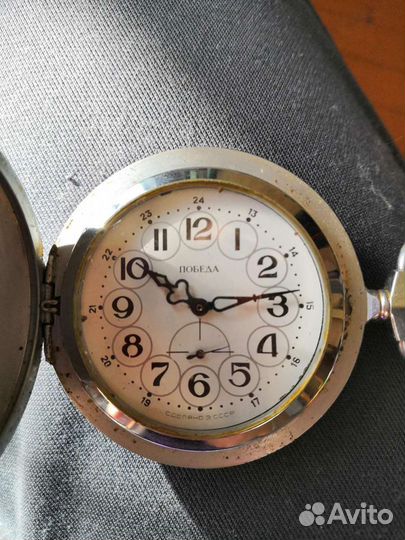 Часы Победа