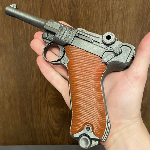 Игрушечный Luger P08