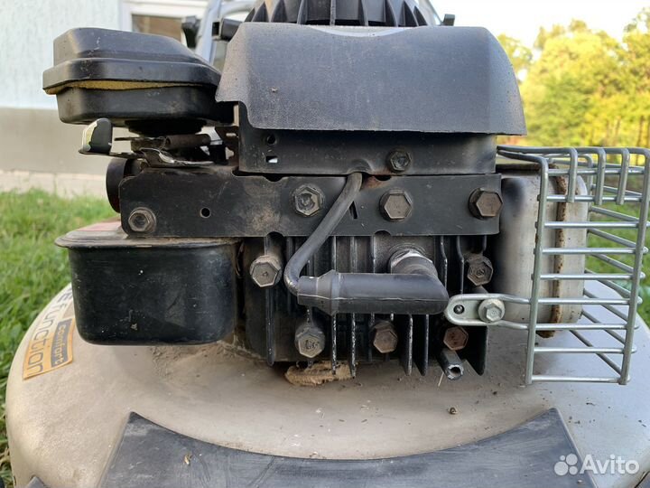 Газонокосилка бензиновая