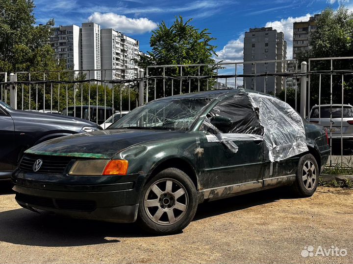 Volkswagen Passat 1.8 МТ, 2000, битый, 240 000 км