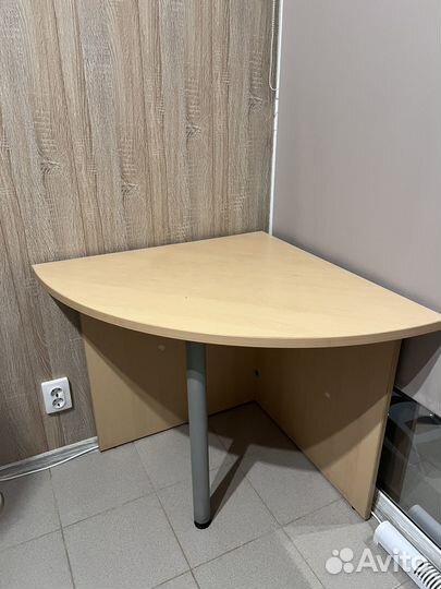 Компьютерный стол угловой