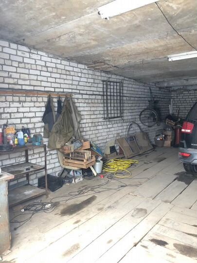 Гараж, > 30 м²