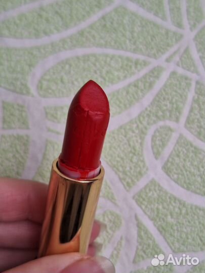 Сатиновые помады Gucci 500 и 25