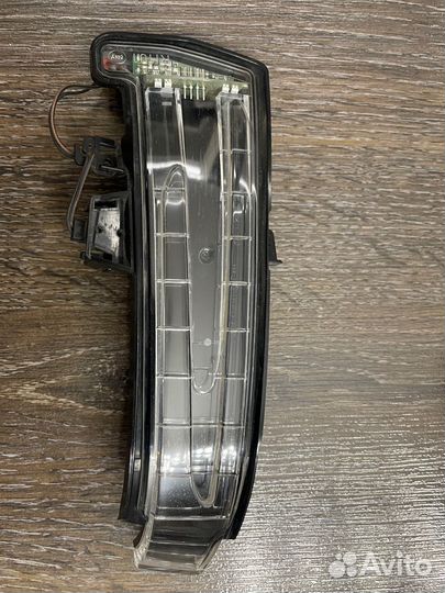 Фонарь указателя поворота правый Mercedes-Benz