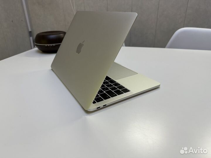 Apple MacBook Pro 13 2017 256 gb