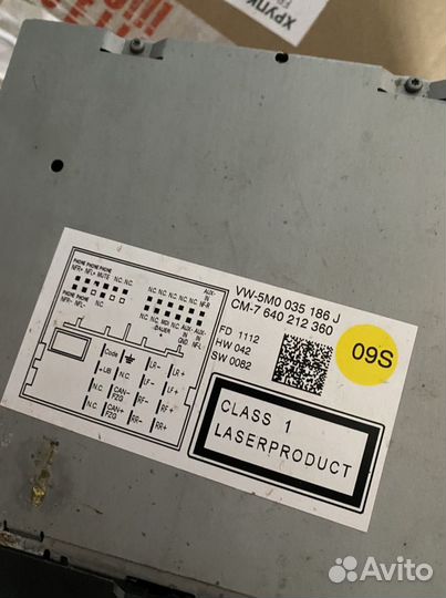 Продаю штатную магнитолу на volkswagen tiguan