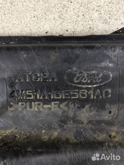 Пыльник крыла правый Ford Focus 2