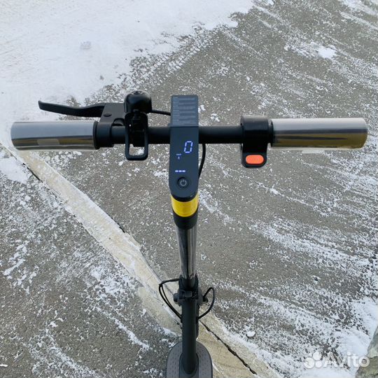 Электросамокат Xiaomi Mi Electric Scooter Essentia