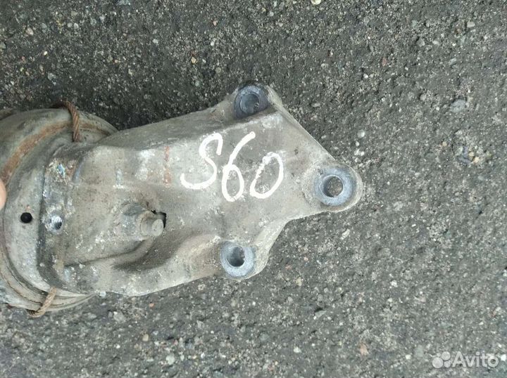 Подушка двигателя Volvo S60 I V50 2.4-2.5 (00-09г)