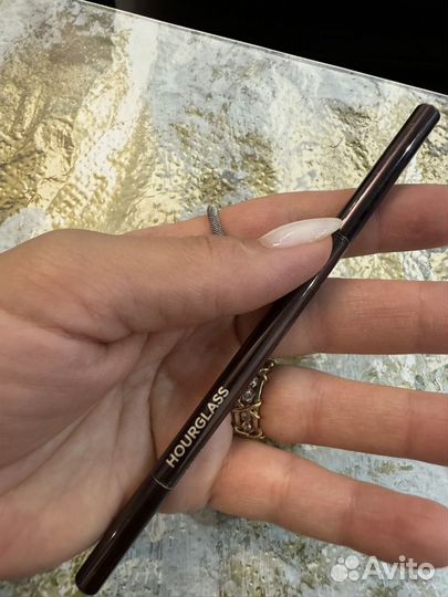 Hourglass arch brow micro Карандаш для бровей