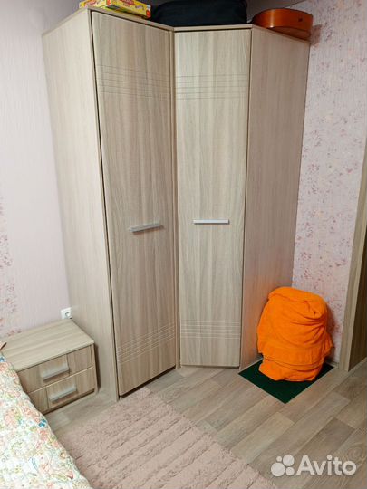 Шкаф угловой