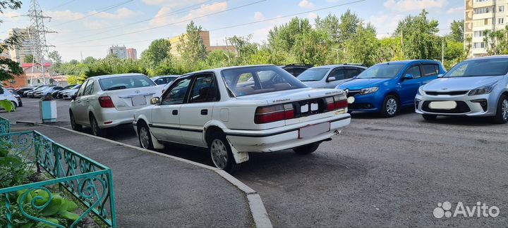 Toyota Corolla 1.6 AT, 1988, 250 000 км