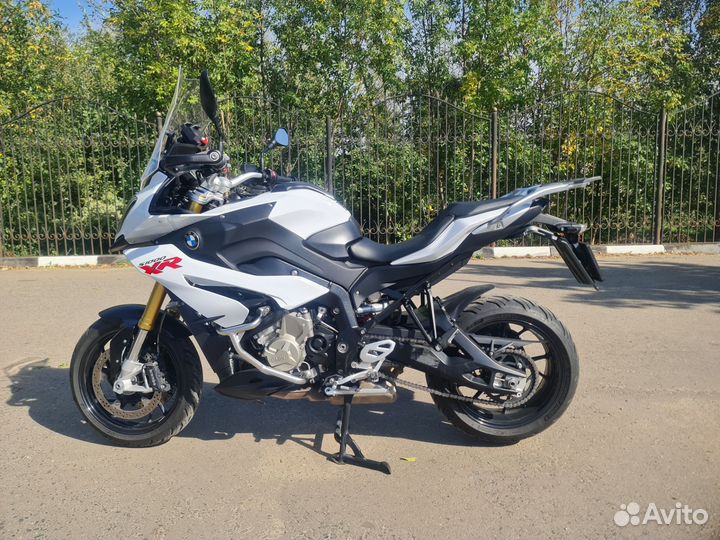 BMW S1000XR