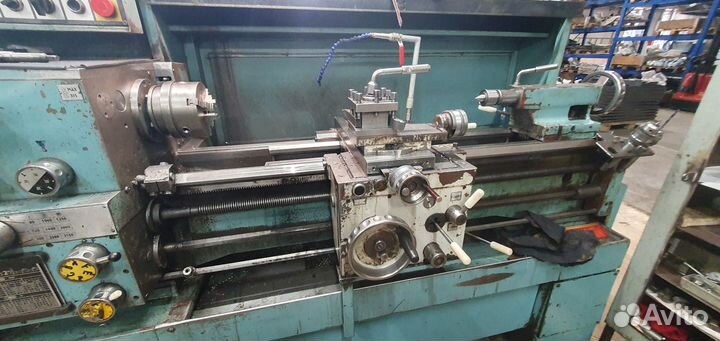 Токарно-винторезный станок TOS Trencn SUI 32/1000