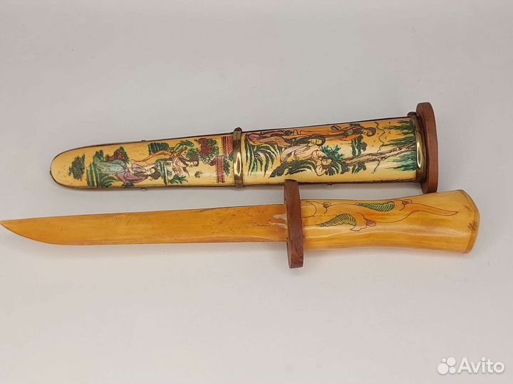 Сувенирный нож из кости