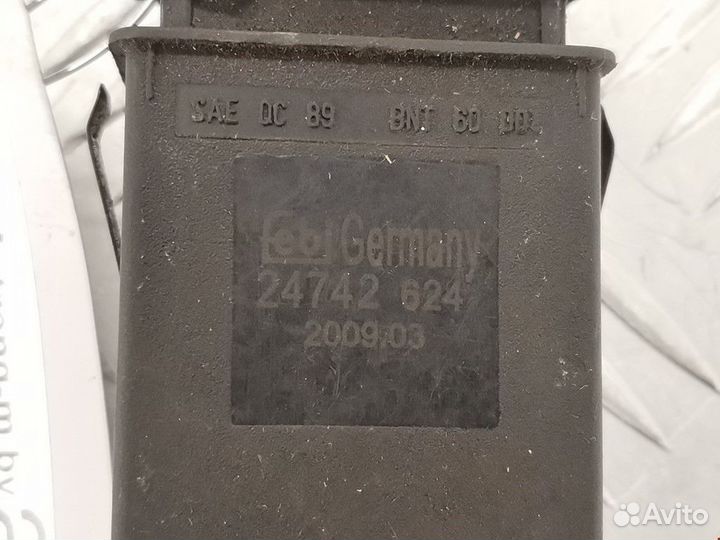 Кнопка аварийной сигнализации Volkswagen Bora 2000