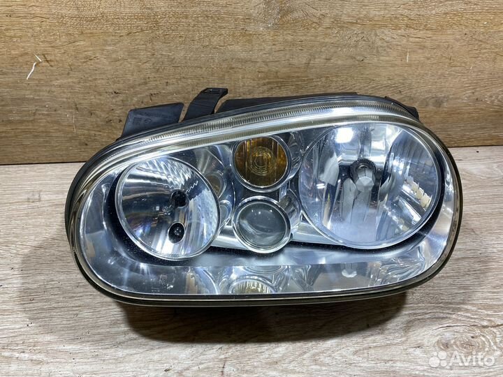 Комплект фар Volkswagen Golf 4 с птф
