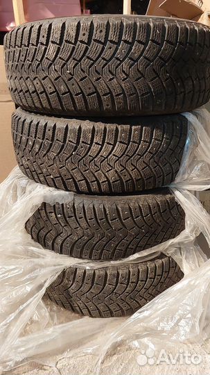 Michelin X-Ice North 215/65 R16