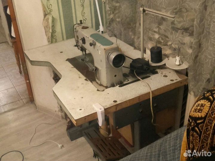 Швейная машина промышленная в робочем состоянии