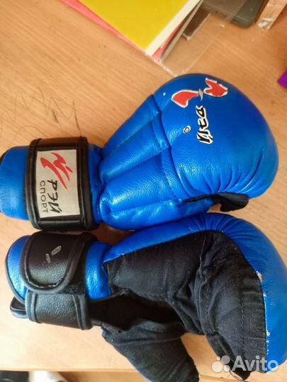 Боксерские перчатки 10 oz