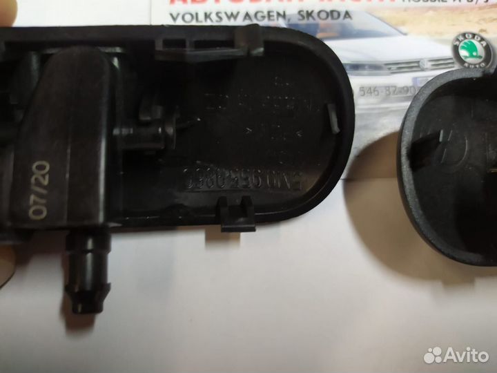 Форсунка омывателя лобового стекла VAG c обогревом