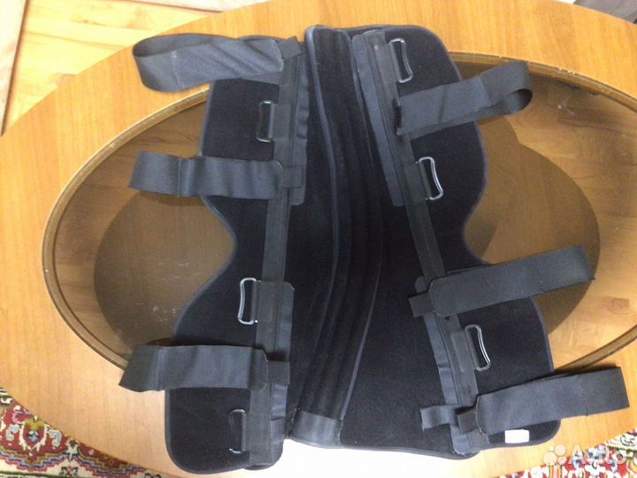 Тутор на коленный сустав