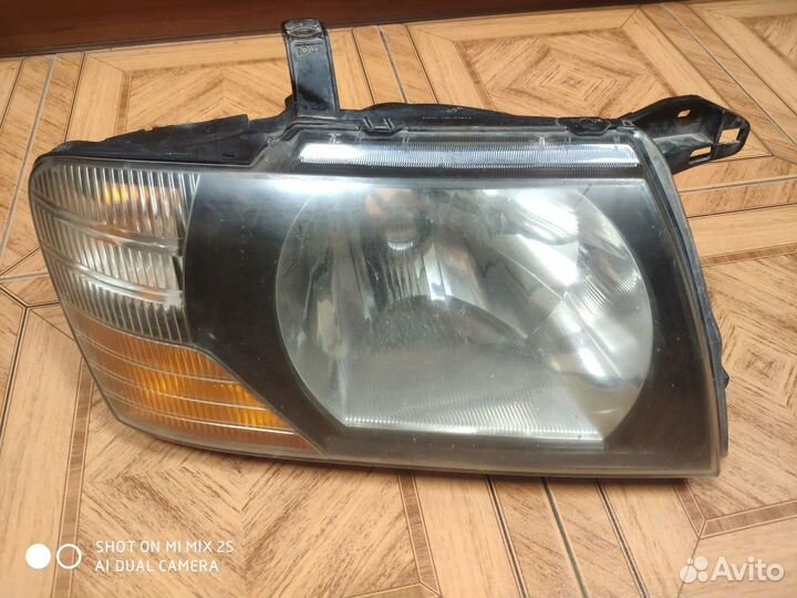 Mitsubishi pajero 3 фара правая