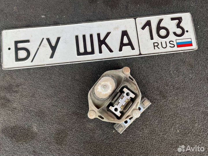 Подушка кпп Audi A4 B8