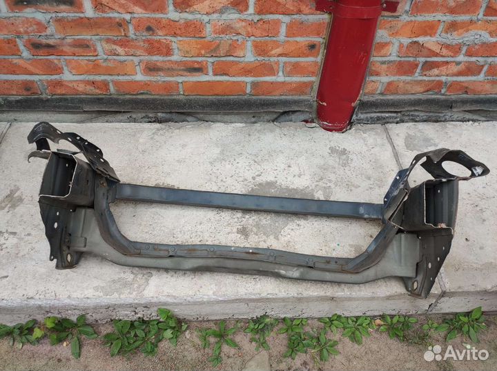 Усилитель бампера nissan sunny b15