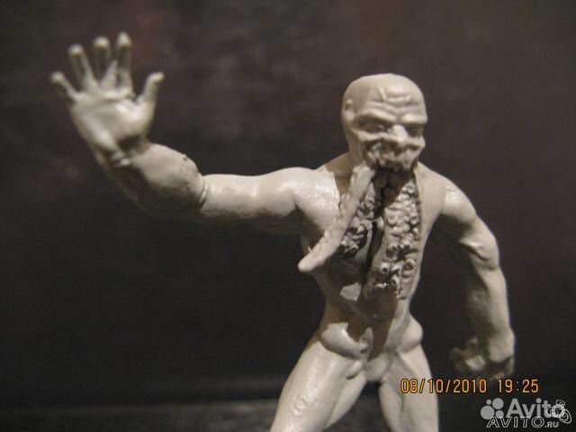 Фигурка кровососа