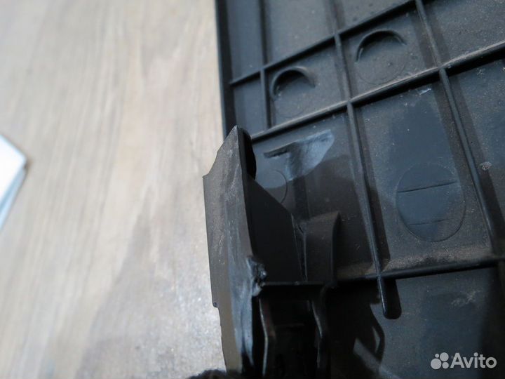 Крышка блока предохранителей Kia Rio 3