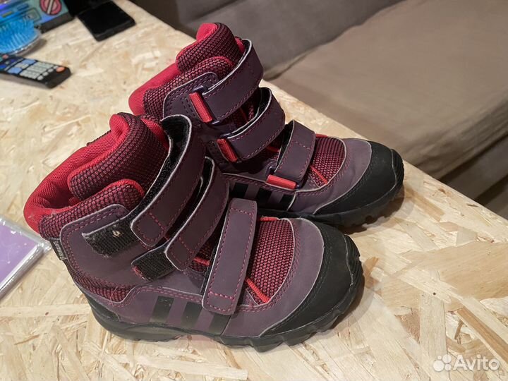 Демисезонные ботинки Adidas. Мембрана